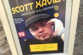 Magician reading minds in the keys